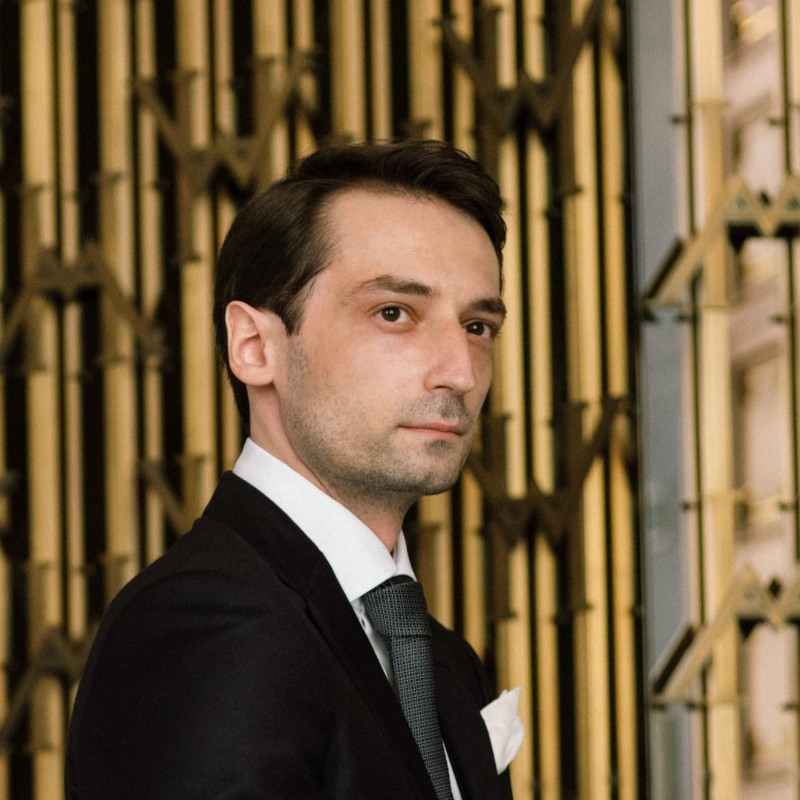 Dr. Denis Kurlov